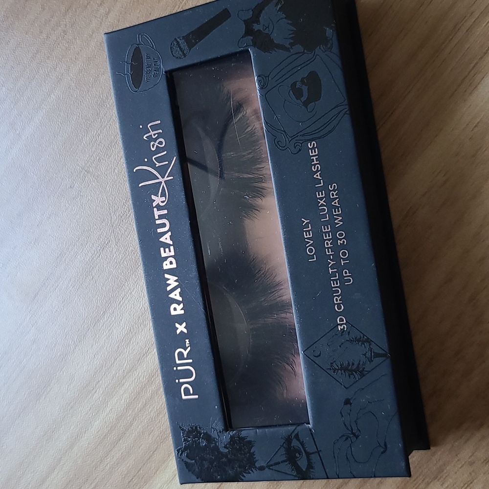 PUR X RawBeautyKristi Lovely Lashes